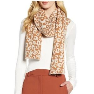 Halogen Leopard Jacquard Wool & Cashmere Scarf